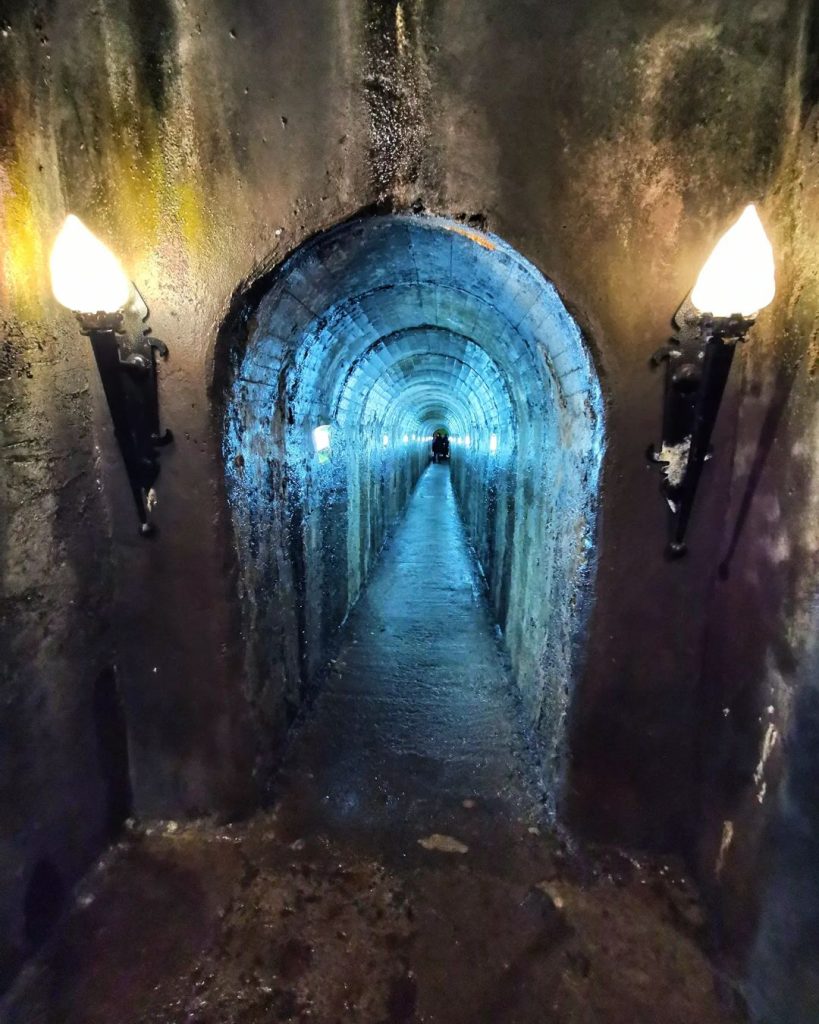 tunnel naar Algar-do-Carvao
