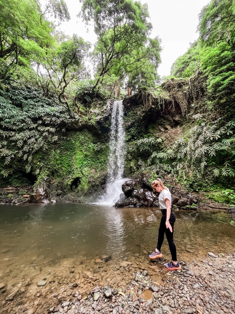cascata da gruta waterval sao miguel