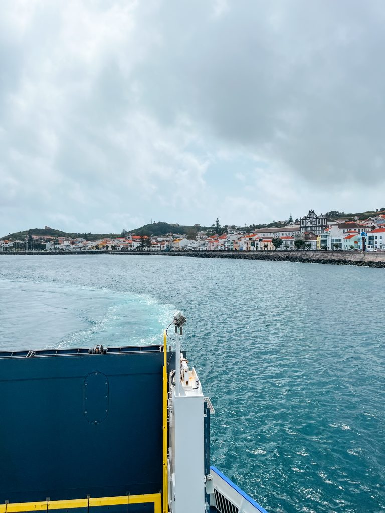 De veerboot van Pico naar Faial